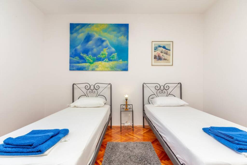 Art Gruz Apartment