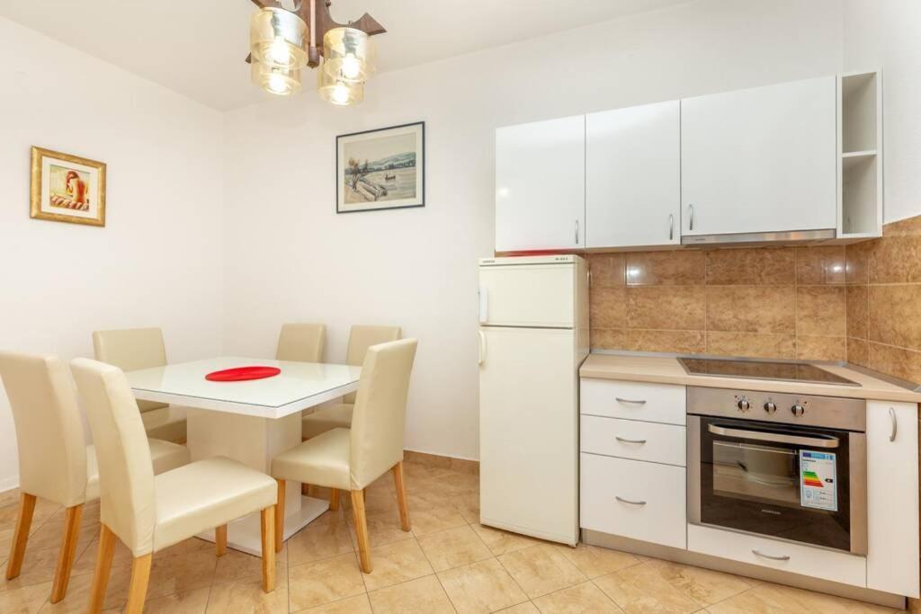 Art Gruz Apartment *